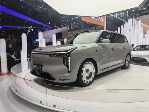 智己双车亮相广州车展,LS9开启全国交付